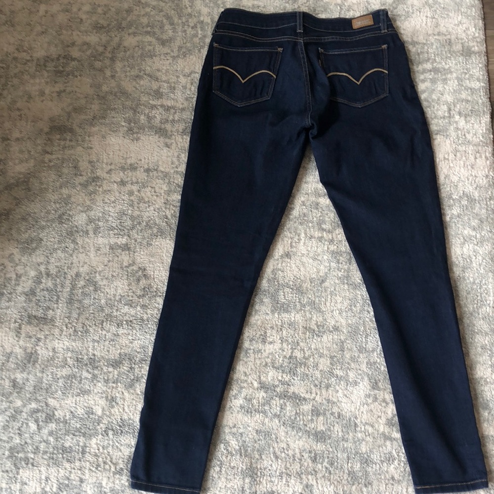 LEVI Skinny Jean 29